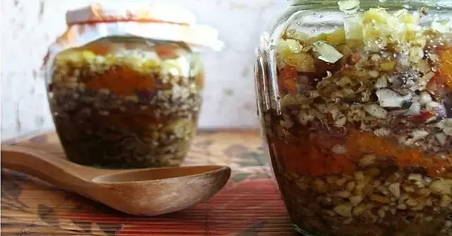 Μείγμα ξηρών καρπών με μέλι για ισχύ